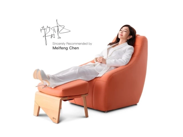 Girl sitting in uChair